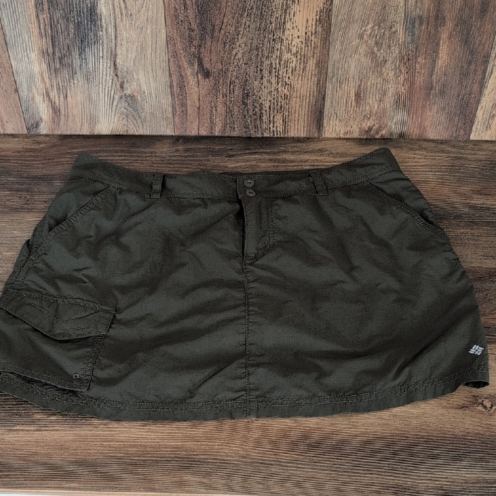 Columbia Forest Green Omni Shade Sun Protection Skort 10